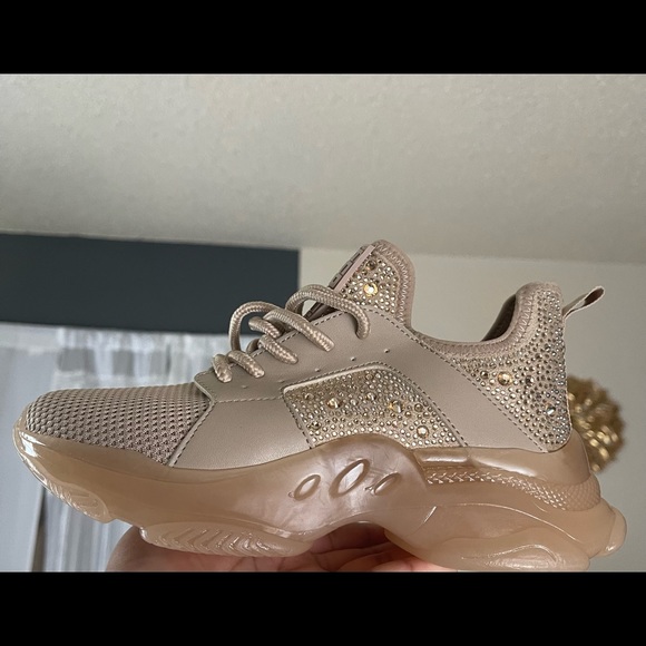 Trendy Brand new, with box Steve Madden. - Picture 3 of 3